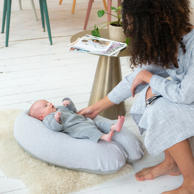 Coussin d'Allaitement et Maternité Buddy Classic - Light Gris - Doomoo