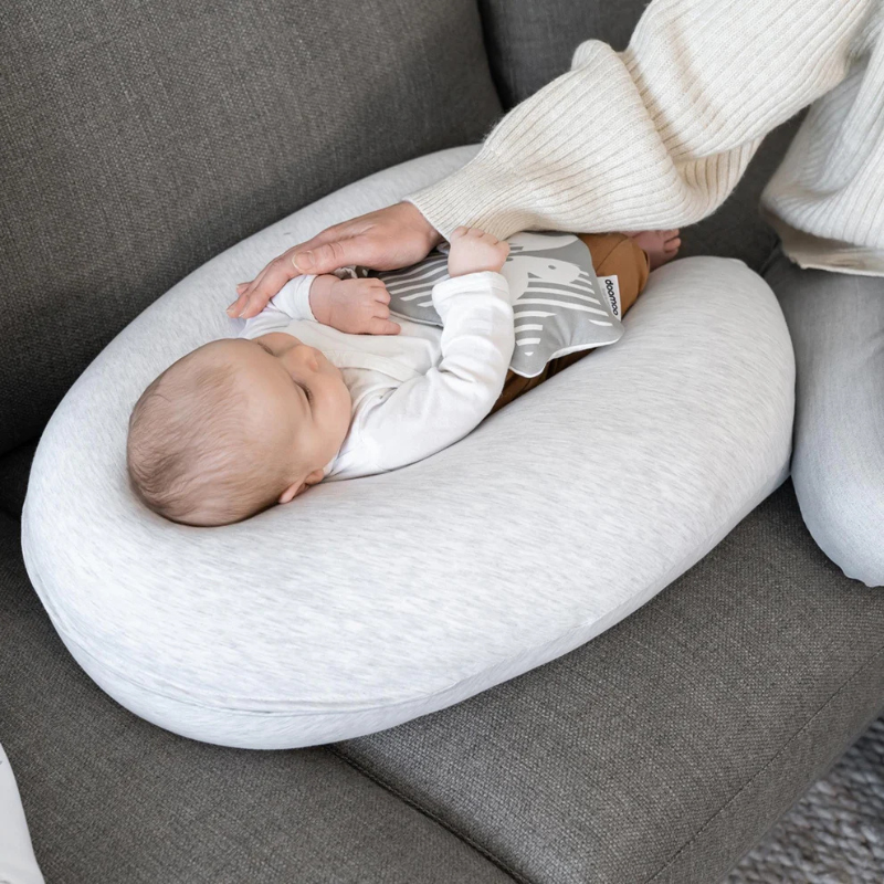Coussin d'Allaitement et Maternité Buddy Blanc Chine- Doomoo