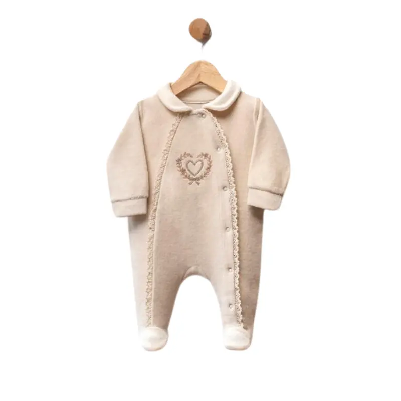 xx Grenouillère bébé en velours avec dentelle et broderie cœur