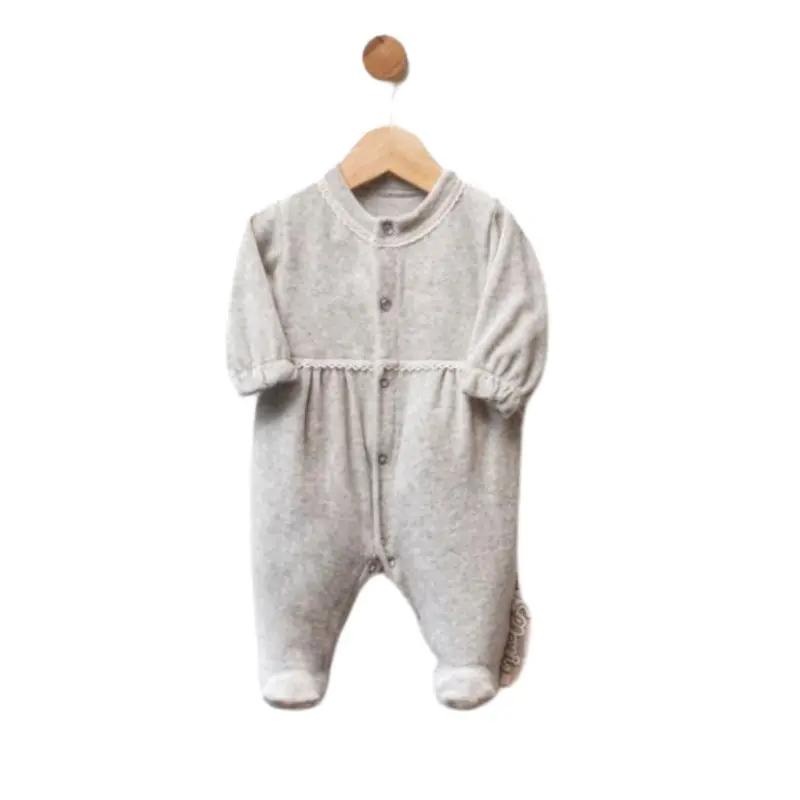 xx Grenouillère bébé en velours avec détails froncés