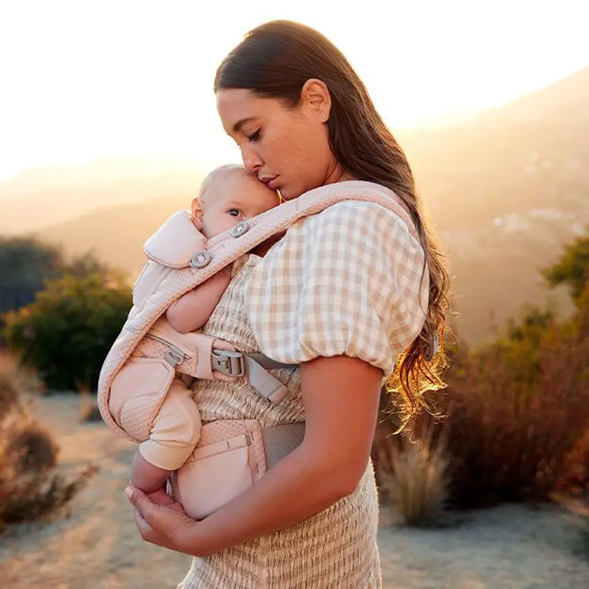 Porte-bébé Ergobaby Omni Breeze Rose
