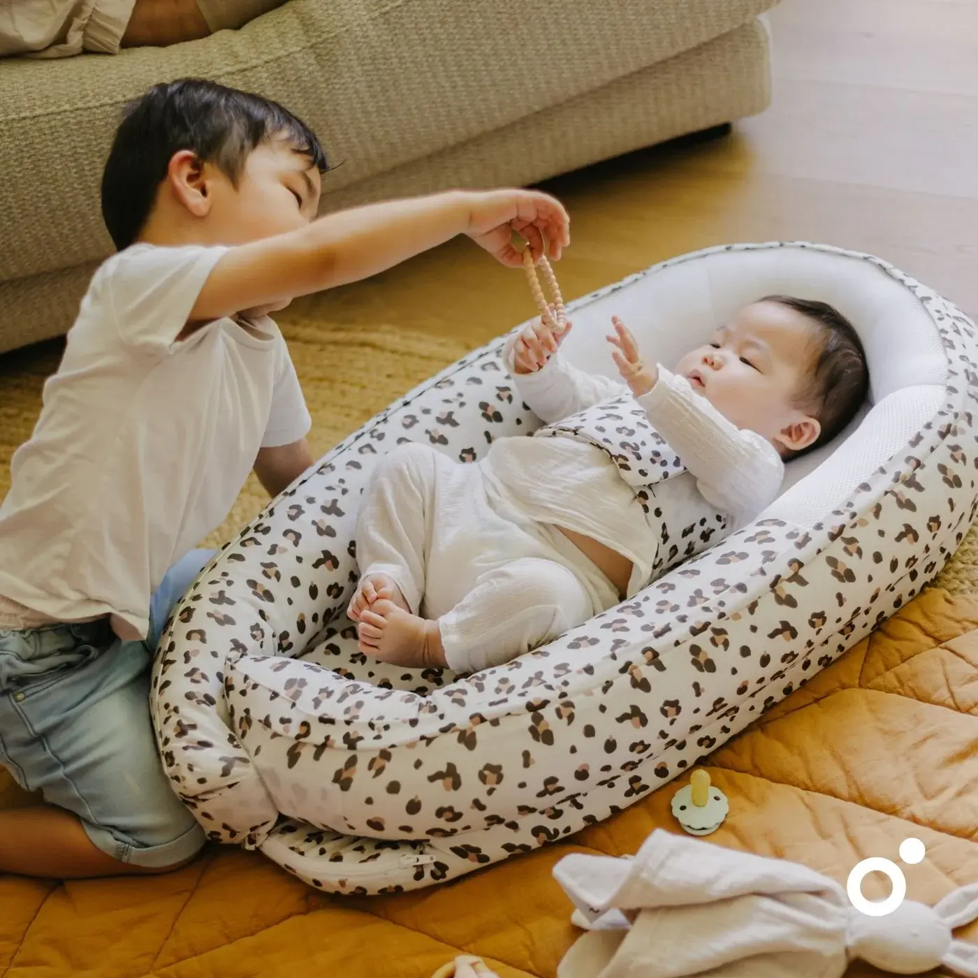 Réducteur de Lit Doomoo Cocoon - Léopard Cream